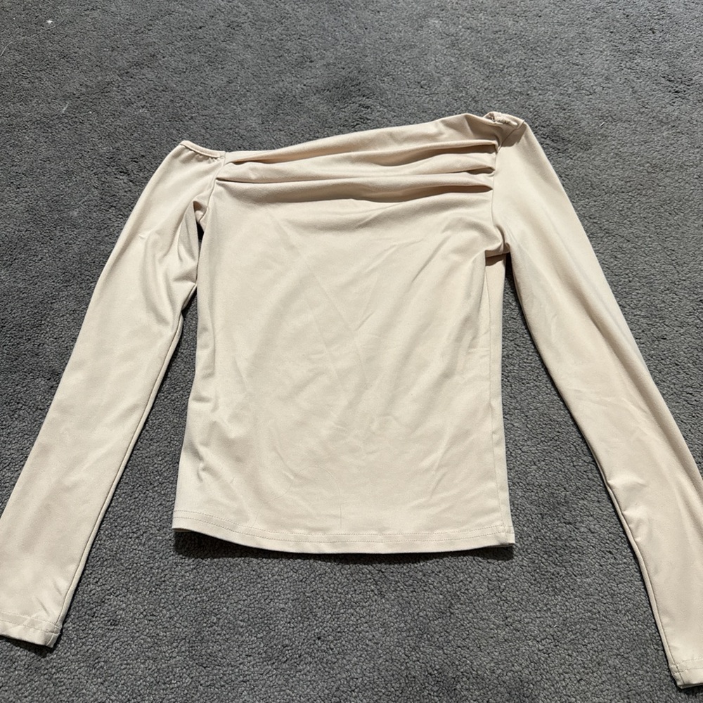 SHEIN Off-Shoulder Cream Top